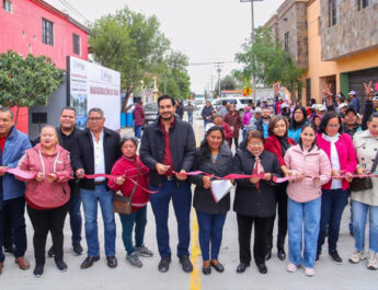 Felices reciben calle Alegría, entregada por el Alcalde Carlos Peña Ortiz en Reynosa