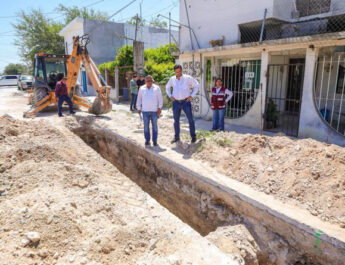 Supervisan avances en rehabilitación de subcolector sanitario en Fraccionamiento Reynosa
